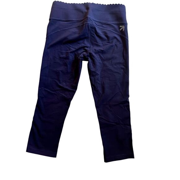 New Balance  Navy Blue Scalloped Waist Capri Leggings Size S - Picture 4 of 6
